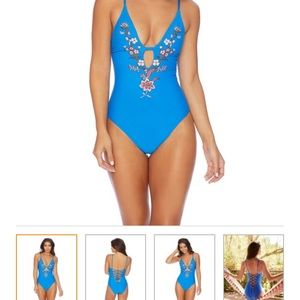 Gorgeous swimming suit. Extra small. Blue